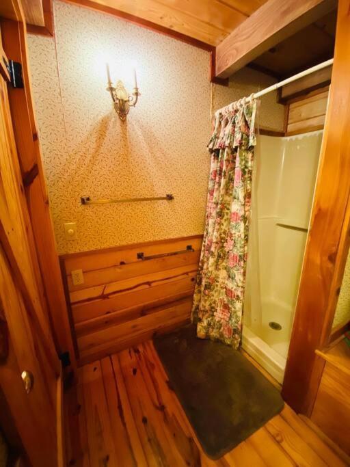 The Loft At Bear Mountain Log Cabins Eureka Springs Extérieur photo