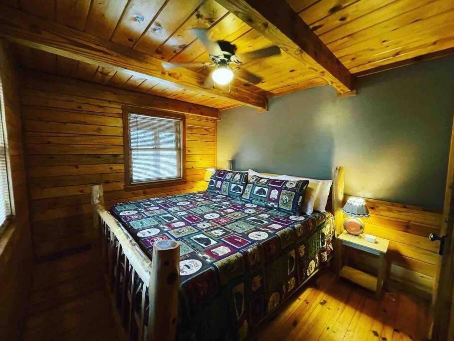 The Loft At Bear Mountain Log Cabins Eureka Springs Extérieur photo