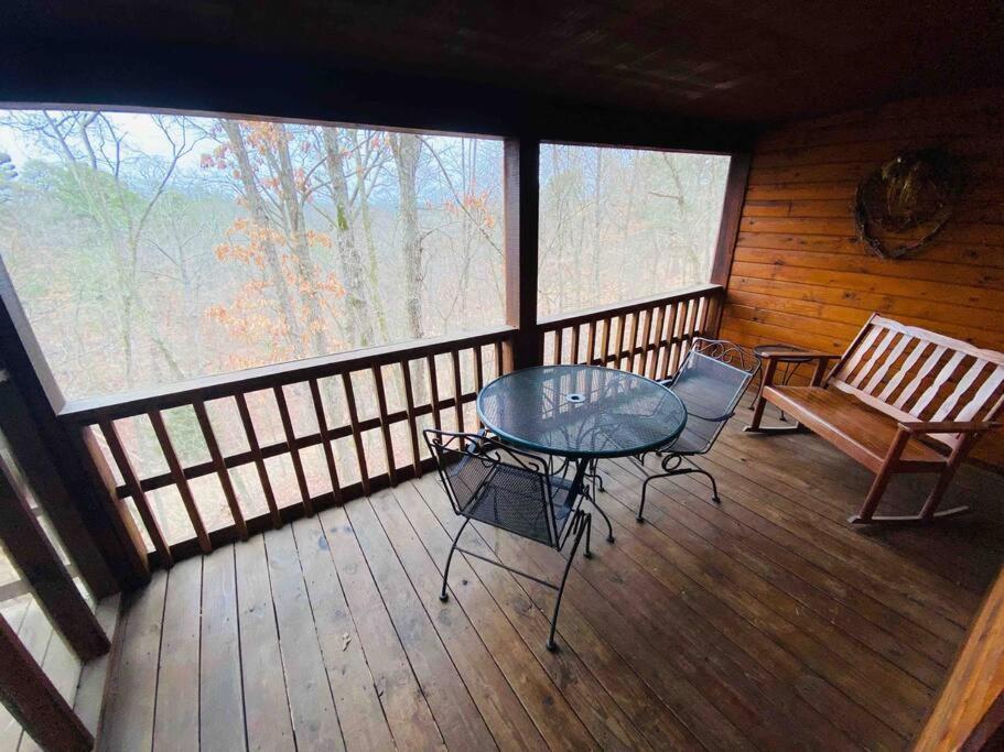 The Loft At Bear Mountain Log Cabins Eureka Springs Extérieur photo