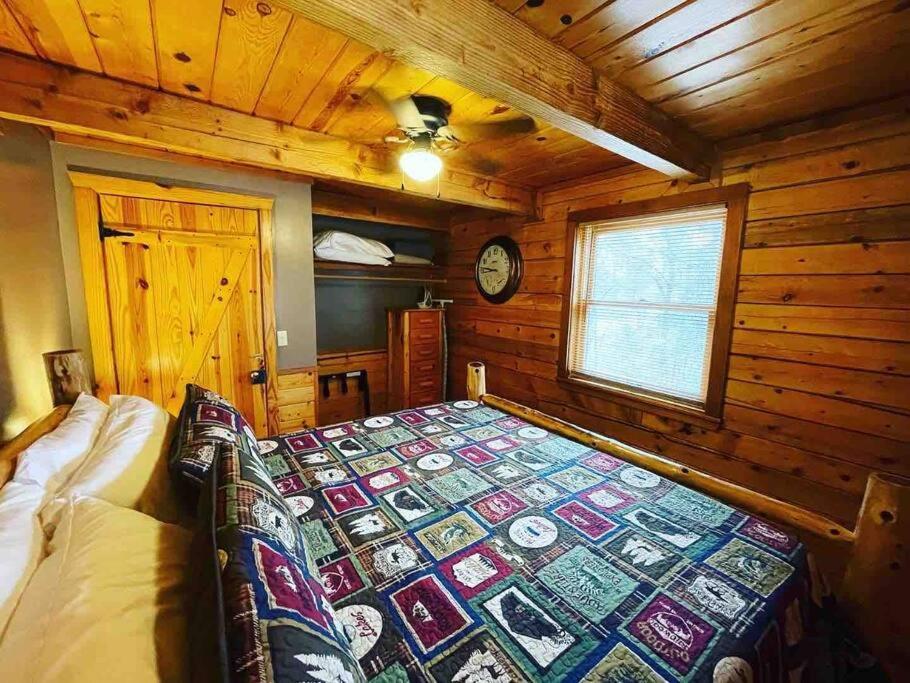 The Loft At Bear Mountain Log Cabins Eureka Springs Extérieur photo